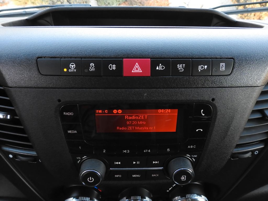 Iveco DAILY 35S16 KOFFER AUFZUG 8 PALETTEN TEMPOMAT  – Leasing Iveco DAILY 35S16 KOFFER AUFZUG 8 PALETTEN TEMPOMAT: das Bild 27
