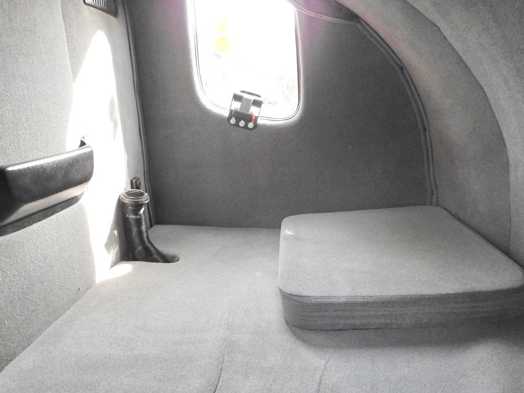 Planen Transporter Iveco DAILY 35S18 PRITSCHE PLANE 10 PALETTEN WEBASTO: das Bild 30