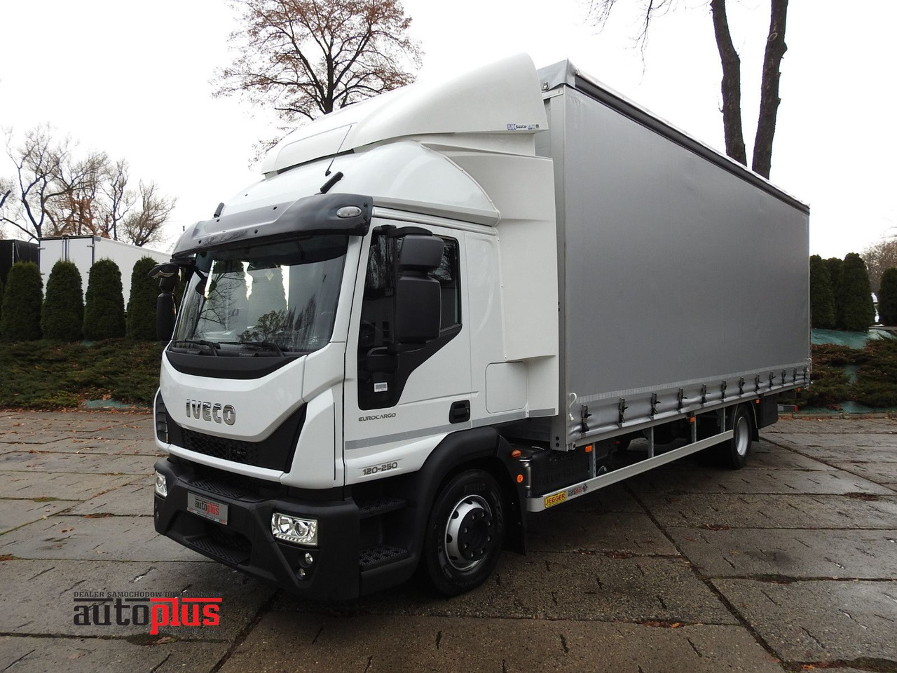 Iveco EUROCARGO 120-250 PRITSCHE PLANE 18 PALETTEN A/C - Plane LKW: das Bild 1 Iveco EUROCARGO 120-250 PRITSCHE PLANE 18 PALETTEN A/C - Plane LKW: das Bild 1