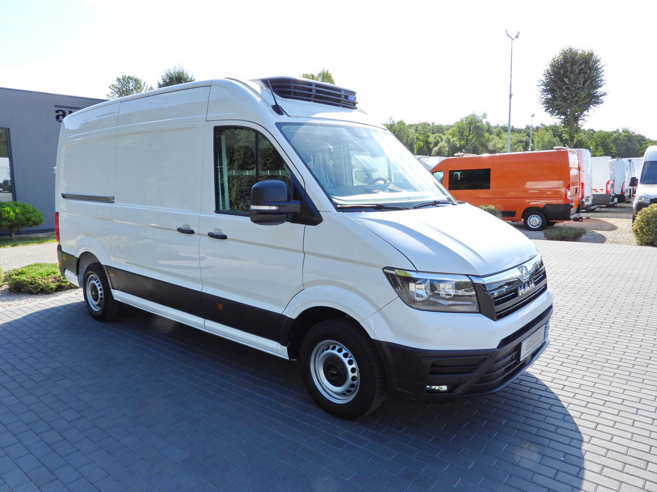 MAN TGE REFRIGERATOR VAN -5*C POWER SUPPLY 230V CRUISE CONTROL AUTOMATIC TRANSMISSION AIR CONDITIONING 180HP - Kühltransporter: das Bild 4 MAN TGE REFRIGERATOR VAN -5*C POWER SUPPLY 230V CRUISE CONTROL AUTOMATIC TRANSMISSION AIR CONDITIONING 180HP - Kühltransporter: das Bild 4