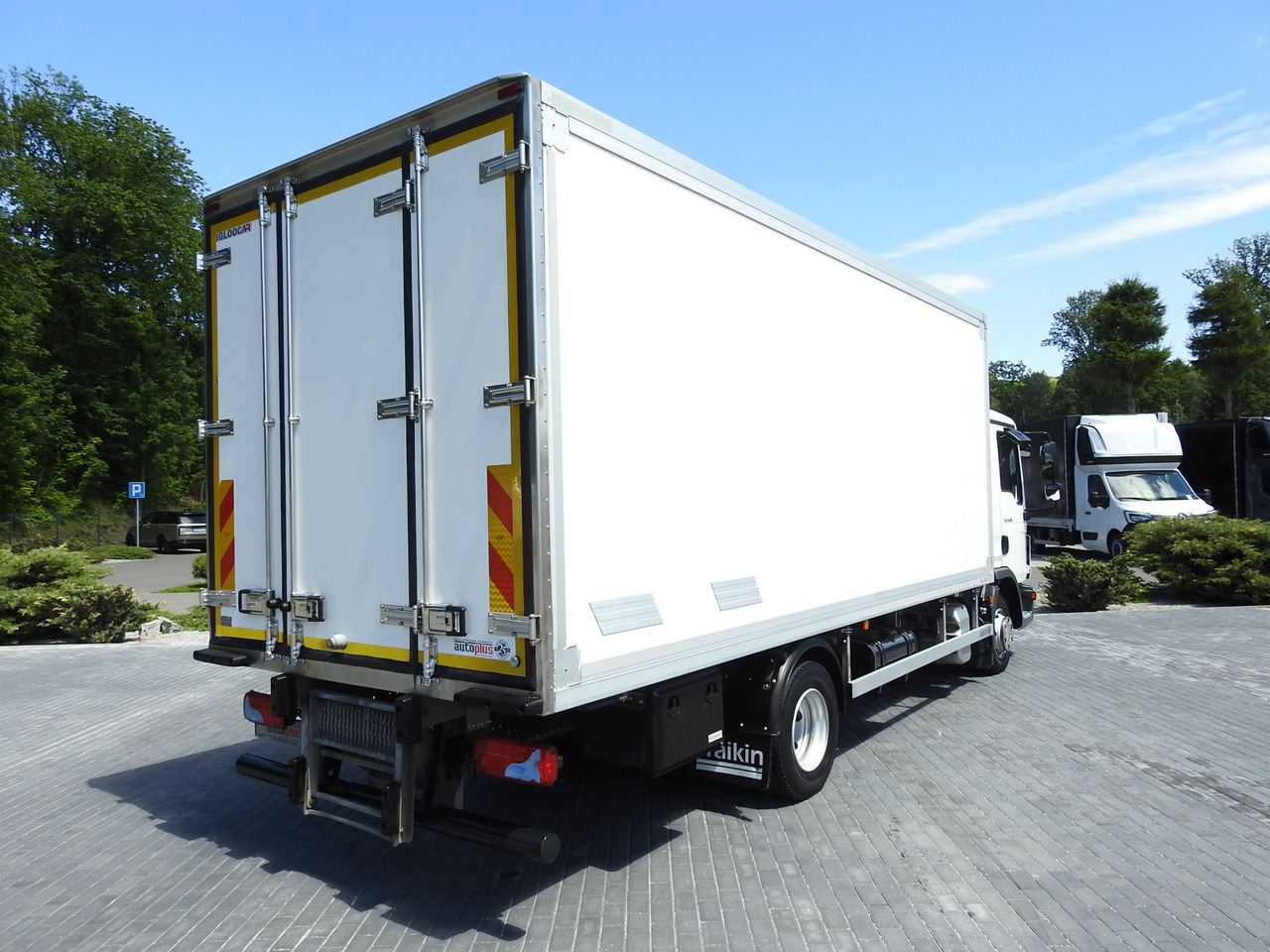 MAN TGL 10.180 REGRIGERATOR BOX -20*C 11 PALLETS POWER SUPPLY 230V AIR CONDITIONING PNEUMATICS TWIN WHEELS 180HP - Kühlkoffer LKW: das Bild 3 MAN TGL 10.180 REGRIGERATOR BOX -20*C 11 PALLETS POWER SUPPLY 230V AIR CONDITIONING PNEUMATICS TWIN WHEELS 180HP - Kühlkoffer LKW: das Bild 3