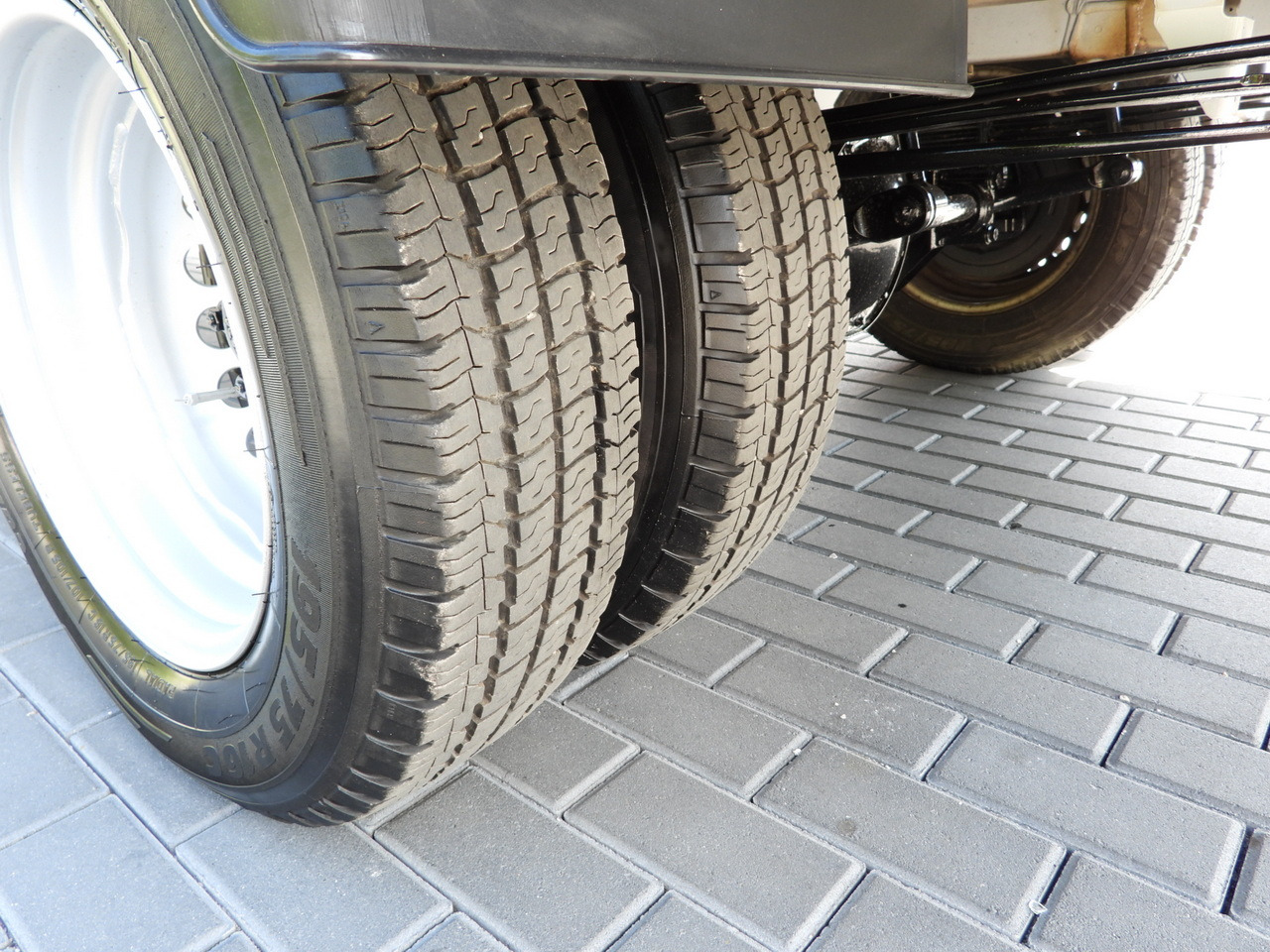 Koffer Transporter MERCEDES SPRINTER 514 BOX LIFT 8 PALLETS CRUISE CONTROL TWIN WHEELS AIR CONDITIONING 140HP: das Bild 20 Koffer Transporter MERCEDES SPRINTER 514 BOX LIFT 8 PALLETS CRUISE CONTROL TWIN WHEELS AIR CONDITIONING 140HP: das Bild 20