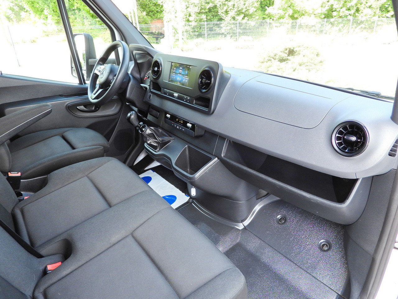 Koffer Transporter MERCEDES SPRINTER 514 BOX LIFT 8 PALLETS CRUISE CONTROL TWIN WHEELS AIR CONDITIONING 140HP: das Bild 38 Koffer Transporter MERCEDES SPRINTER 514 BOX LIFT 8 PALLETS CRUISE CONTROL TWIN WHEELS AIR CONDITIONING 140HP: das Bild 38
