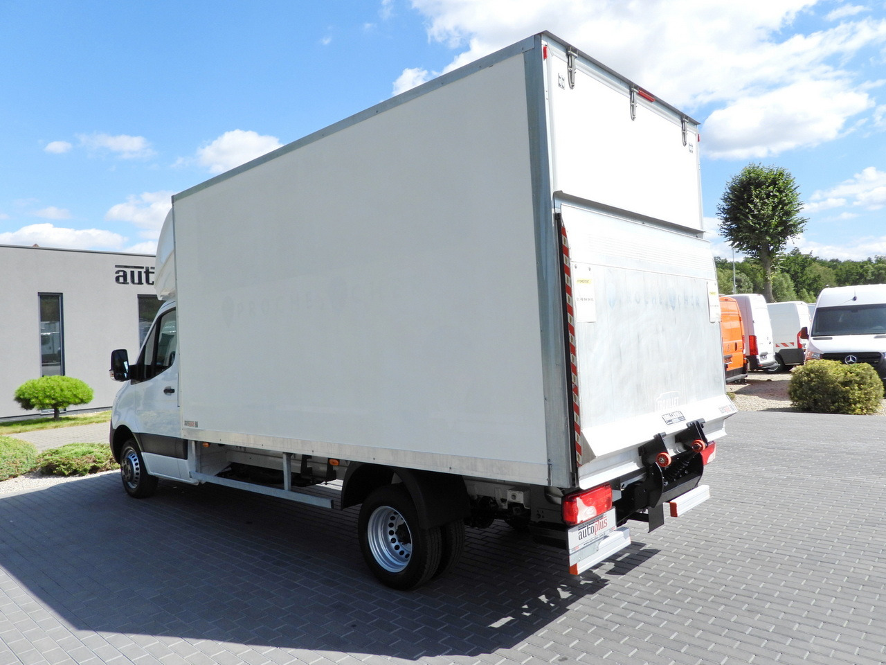 Koffer Transporter MERCEDES SPRINTER 514 BOX LIFT 8 PALLETS CRUISE CONTROL TWIN WHEELS AIR CONDITIONING 140HP: das Bild 9 Koffer Transporter MERCEDES SPRINTER 514 BOX LIFT 8 PALLETS CRUISE CONTROL TWIN WHEELS AIR CONDITIONING 140HP: das Bild 9