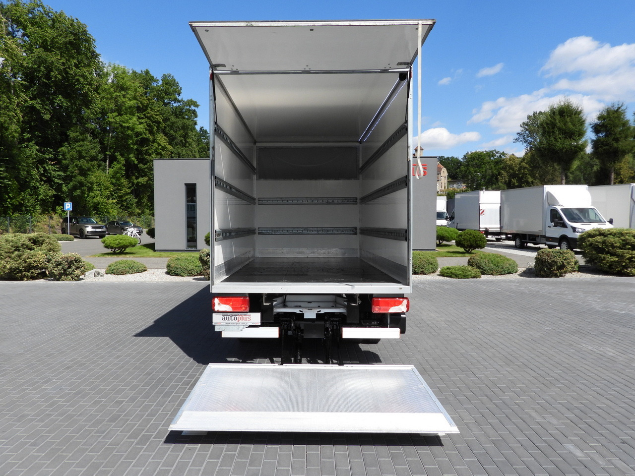 Koffer Transporter MERCEDES SPRINTER 514 BOX LIFT 8 PALLETS CRUISE CONTROL TWIN WHEELS AIR CONDITIONING 140HP: das Bild 11 Koffer Transporter MERCEDES SPRINTER 514 BOX LIFT 8 PALLETS CRUISE CONTROL TWIN WHEELS AIR CONDITIONING 140HP: das Bild 11