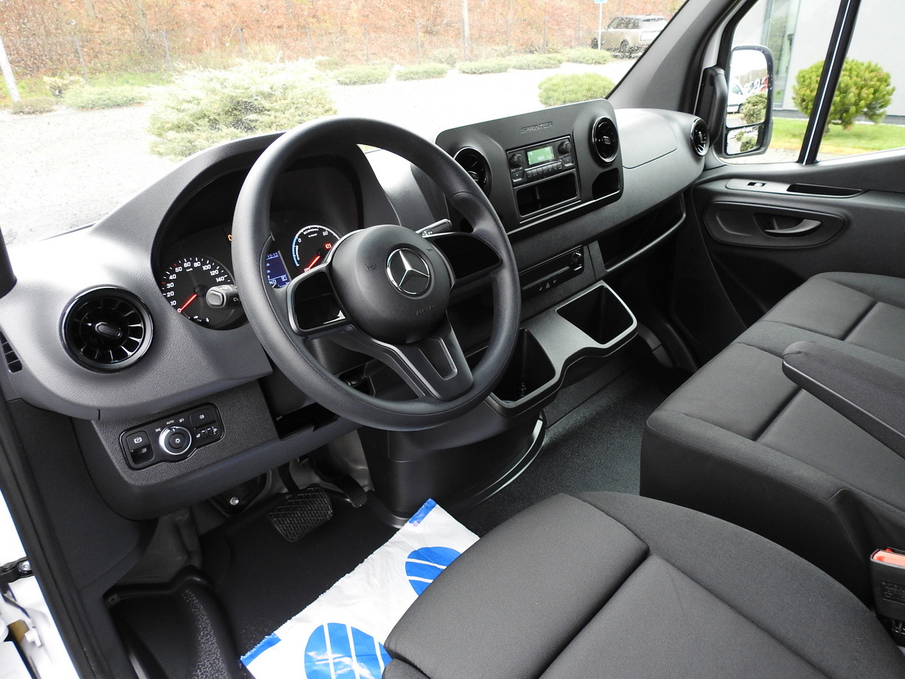 MERCEDES eSprinter NEW ELECTRIC VAN AUTOMATIC TRANSMISSION GUARANTEE 95HP - Kastenwagen, Elektro-Transporter: das Bild 2 MERCEDES eSprinter NEW ELECTRIC VAN AUTOMATIC TRANSMISSION GUARANTEE 95HP - Kastenwagen, Elektro-Transporter: das Bild 2