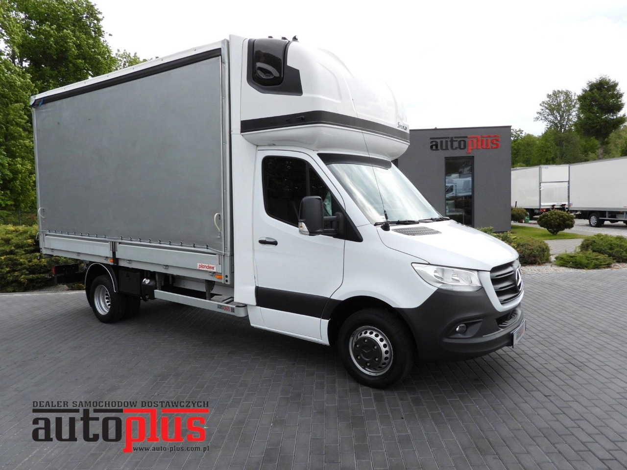 Mercedes-Benz SPRINTER 519 PRITSCHE PLANE 8 PALETTEN WEBASTO - Planen Transporter: das Bild 1 Mercedes-Benz SPRINTER 519 PRITSCHE PLANE 8 PALETTEN WEBASTO - Planen Transporter: das Bild 1