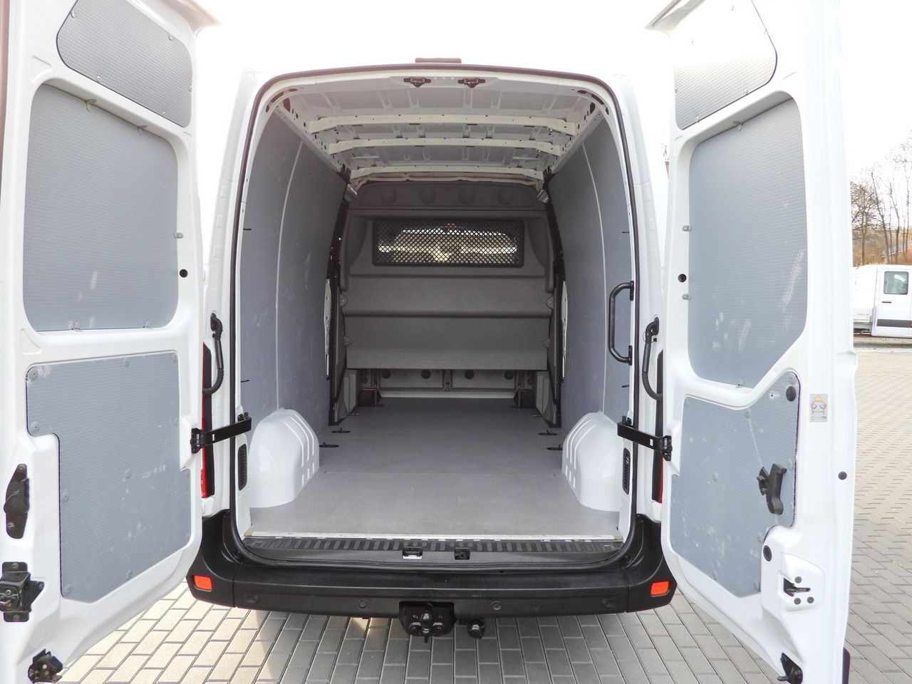 OPEL MOVANO BOX DELIVERY VAN 7 SEATS LED LIGHTS 135HP – Leasing OPEL MOVANO BOX DELIVERY VAN 7 SEATS LED LIGHTS 135HP: das Bild 12 OPEL MOVANO BOX DELIVERY VAN 7 SEATS LED LIGHTS 135HP – Leasing OPEL MOVANO BOX DELIVERY VAN 7 SEATS LED LIGHTS 135HP: das Bild 12