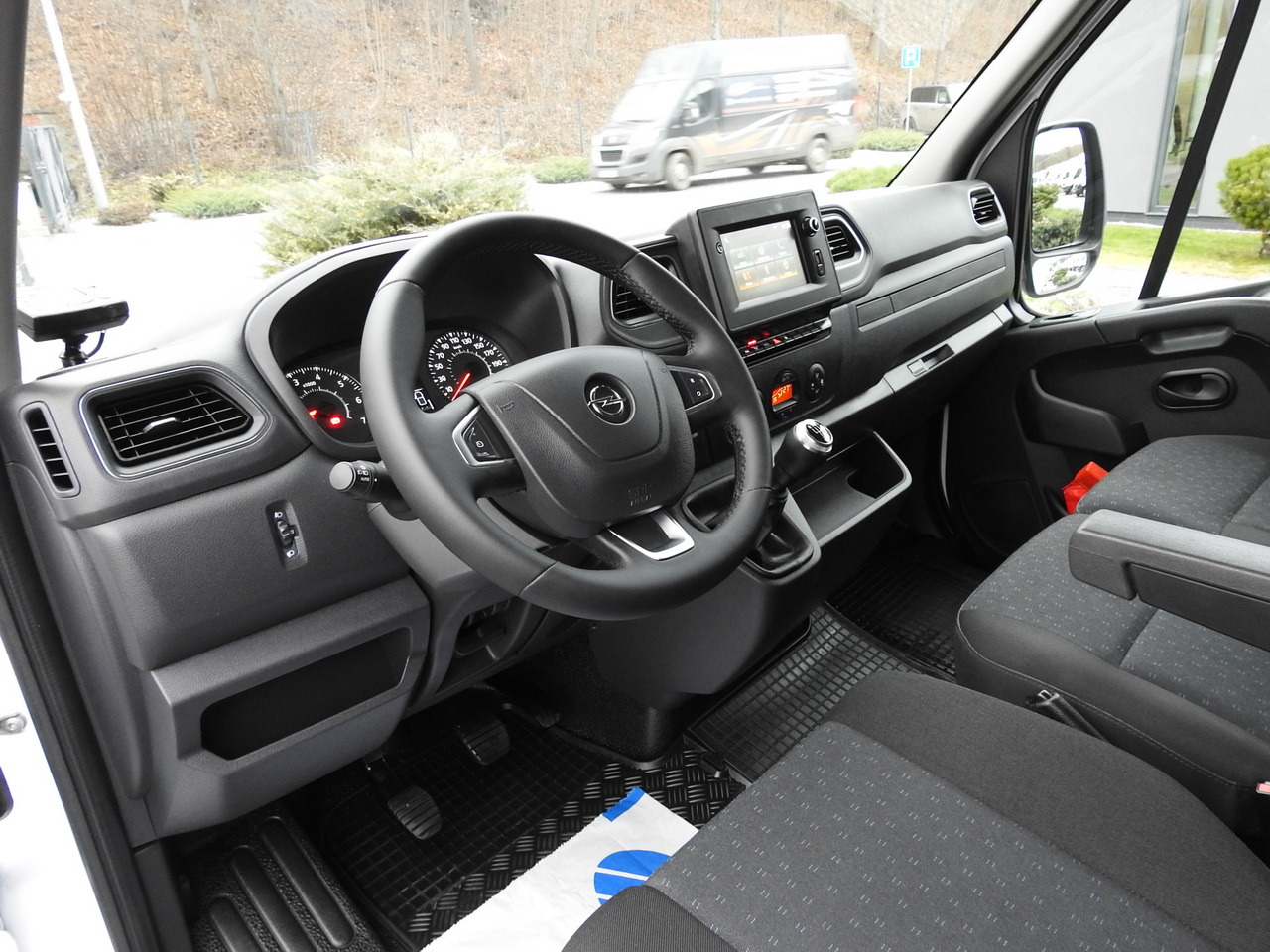 OPEL MOVANO REFRIGERATOR VAN 0*C CRUISE CONTROL NAVIGATION AIR CONDITIONING LED LIGHTS 150HP - Kühltransporter: das Bild 2 OPEL MOVANO REFRIGERATOR VAN 0*C CRUISE CONTROL NAVIGATION AIR CONDITIONING LED LIGHTS 150HP - Kühltransporter: das Bild 2