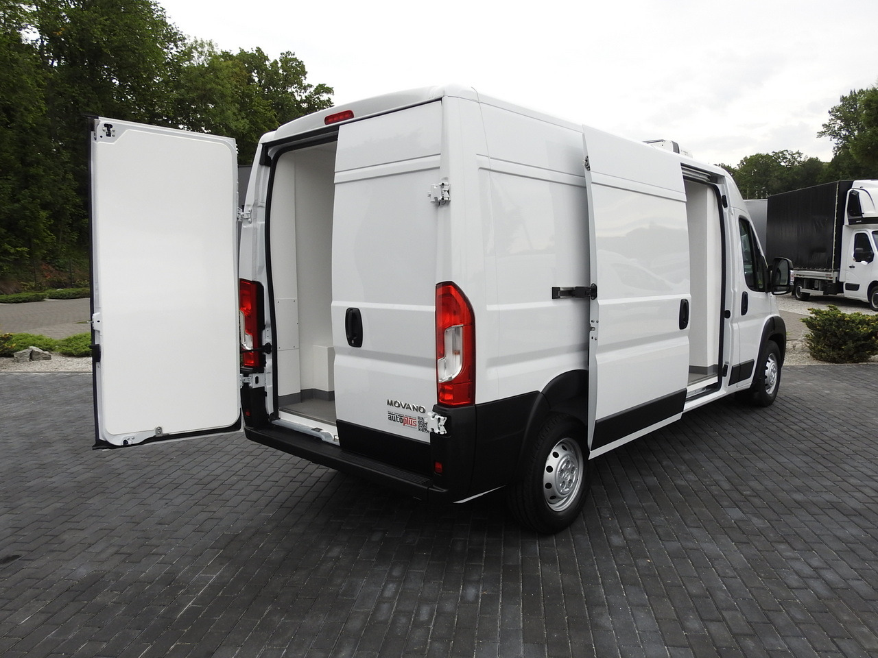 OPEL MOVANO REFRIGERATOR VAN 0*C HEATING FUNCTION AIR CONDITIONING 140HP - Kühltransporter: das Bild 3 OPEL MOVANO REFRIGERATOR VAN 0*C HEATING FUNCTION AIR CONDITIONING 140HP - Kühltransporter: das Bild 3