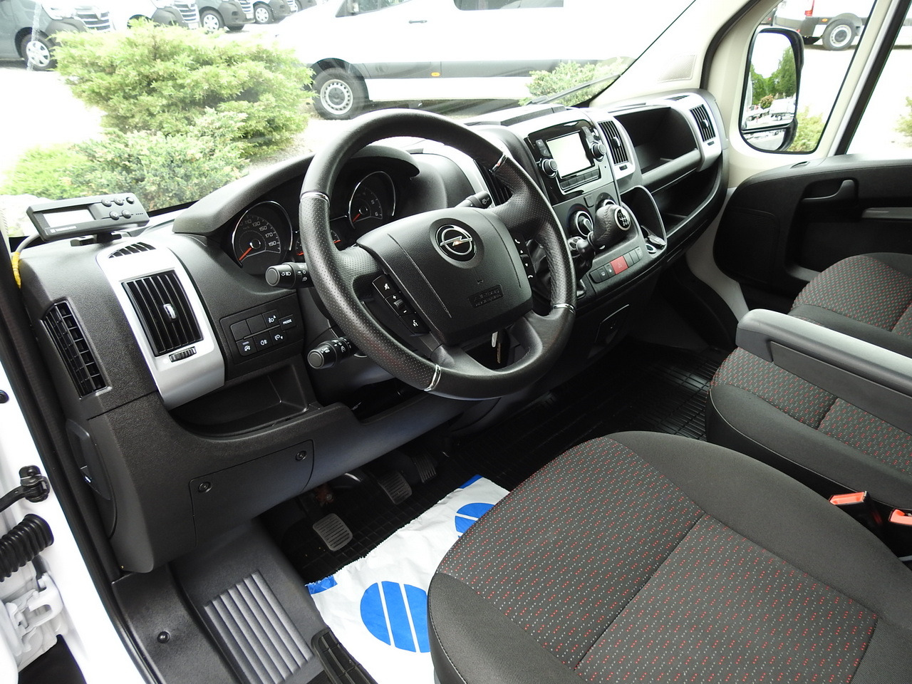 OPEL MOVANO REFRIGERATOR VAN 0*C HEATING FUNCTION AIR CONDITIONING 140HP - Kühltransporter: das Bild 2 OPEL MOVANO REFRIGERATOR VAN 0*C HEATING FUNCTION AIR CONDITIONING 140HP - Kühltransporter: das Bild 2