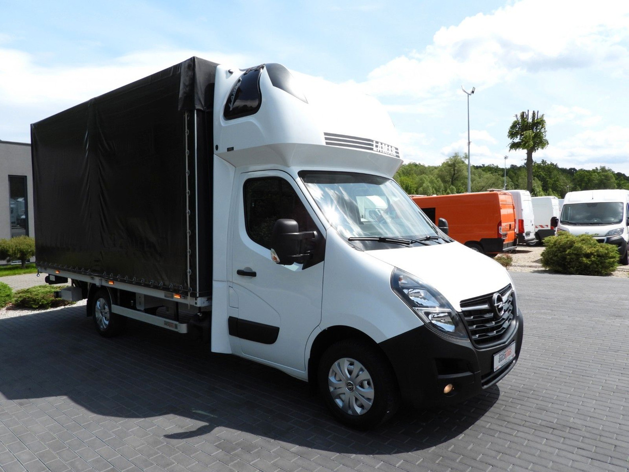Opel MOVANO PRITSCHE PLANE AUFZUG 9 PALETTEN WEBASTO - Planen Transporter: das Bild 4 Opel MOVANO PRITSCHE PLANE AUFZUG 9 PALETTEN WEBASTO - Planen Transporter: das Bild 4