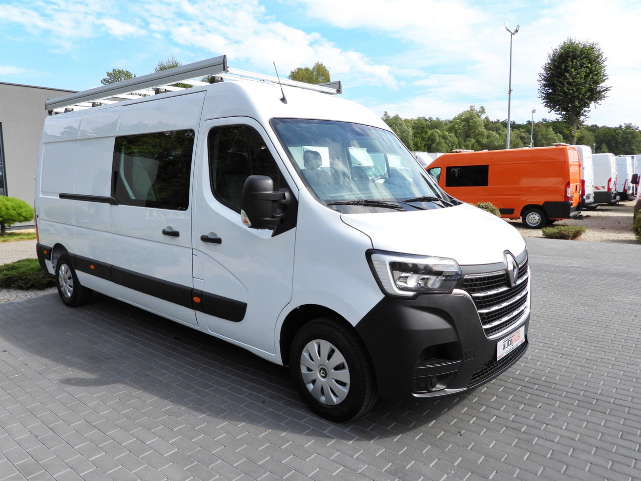 RENAULT MASTER BOX DELIVERY VAN 7 SEATS CRUISE CONTROL NAVIGATION LED LIGHTS AIR CONDITIONING 135HP - Kastenwagen: das Bild 4 RENAULT MASTER BOX DELIVERY VAN 7 SEATS CRUISE CONTROL NAVIGATION LED LIGHTS AIR CONDITIONING 135HP - Kastenwagen: das Bild 4