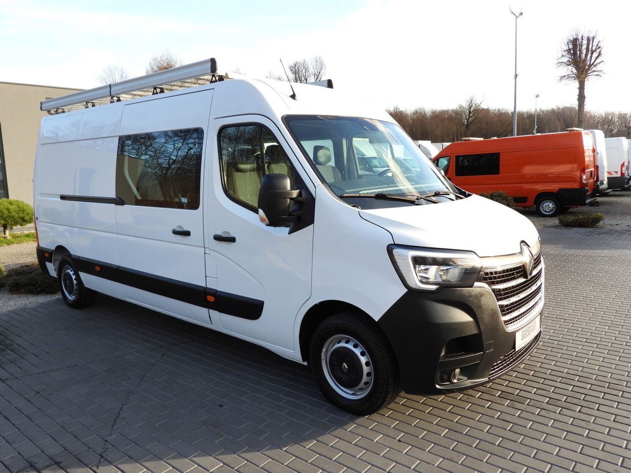 RENAULT MASTER BOX DELIVERY VAN 7 SEATS CRUISE CONTROL NAVIGATION LED LIGHTS AIR CONDITIONING 180HP - Kastenwagen: das Bild 4 RENAULT MASTER BOX DELIVERY VAN 7 SEATS CRUISE CONTROL NAVIGATION LED LIGHTS AIR CONDITIONING 180HP - Kastenwagen: das Bild 4