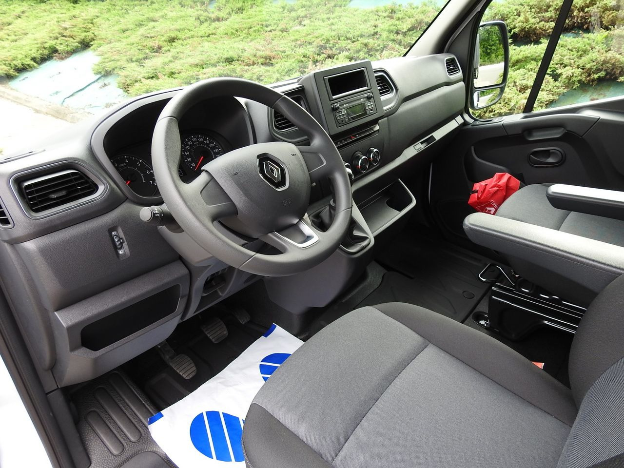 RENAULT MASTER - Kipper Transporter: das Bild 2 RENAULT MASTER - Kipper Transporter: das Bild 2