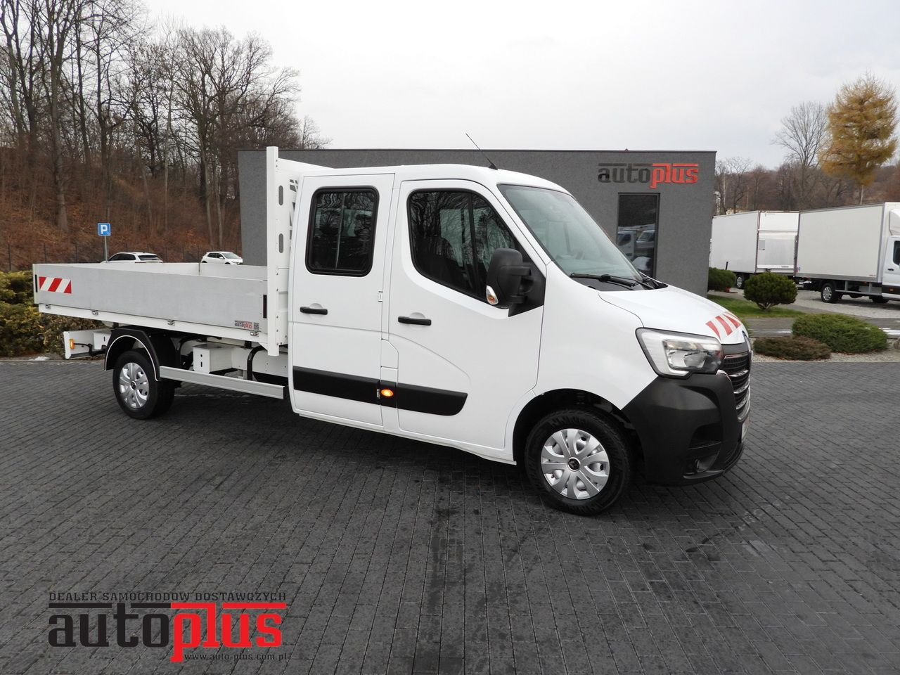 RENAULT MASTER STAKE BODY DOUBLE CABIN DOKA 6 SEATS CRUISE CONTROL NAVIGATION LED LIGHTS AIR CONDITIONING 150HP - Transporter mit Doppelkabine: das Bild 1 RENAULT MASTER STAKE BODY DOUBLE CABIN DOKA 6 SEATS CRUISE CONTROL NAVIGATION LED LIGHTS AIR CONDITIONING 150HP - Transporter mit Doppelkabine: das Bild 1