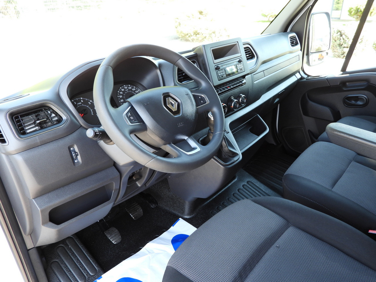 RENAULT MASTER TARPAULIN 10 PALLETS WEBASTO CRUISE CONTROL LED LIGHTS AIR CONDITIONING 165HP - Planen Transporter: das Bild 2 RENAULT MASTER TARPAULIN 10 PALLETS WEBASTO CRUISE CONTROL LED LIGHTS AIR CONDITIONING 165HP - Planen Transporter: das Bild 2