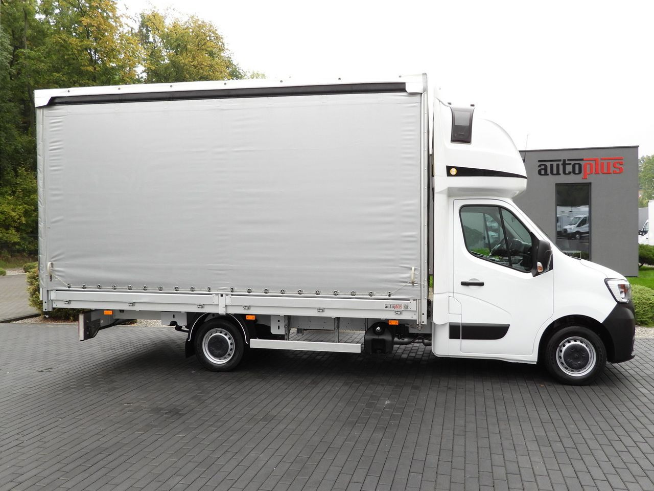 Planen Transporter RENAULT MASTER TARPAULIN 12 PALLETS WEBASTO CRUISE CONTROL NAVIGATION LED LIGHTS PNEUMATICS AIR CONDITIONING 165HP: das Bild 7 Planen Transporter RENAULT MASTER TARPAULIN 12 PALLETS WEBASTO CRUISE CONTROL NAVIGATION LED LIGHTS PNEUMATICS AIR CONDITIONING 165HP: das Bild 7
