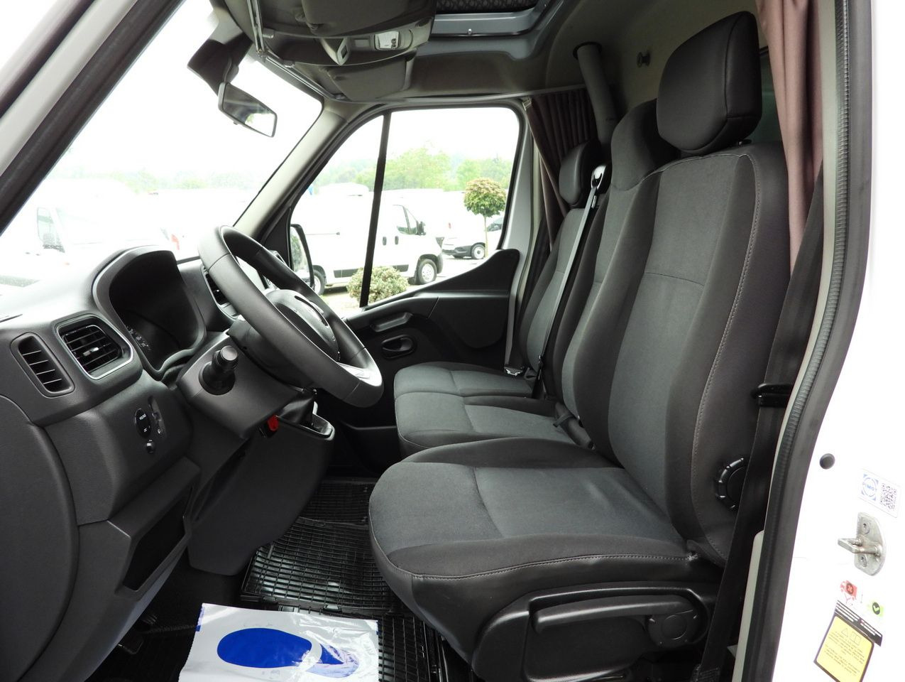 Planen Transporter RENAULT MASTER TARPAULIN 12 PALLETS WEBASTO CRUISE CONTROL NAVIGATION LED LIGHTS PNEUMATICS AIR CONDITIONING 165HP: das Bild 26 Planen Transporter RENAULT MASTER TARPAULIN 12 PALLETS WEBASTO CRUISE CONTROL NAVIGATION LED LIGHTS PNEUMATICS AIR CONDITIONING 165HP: das Bild 26