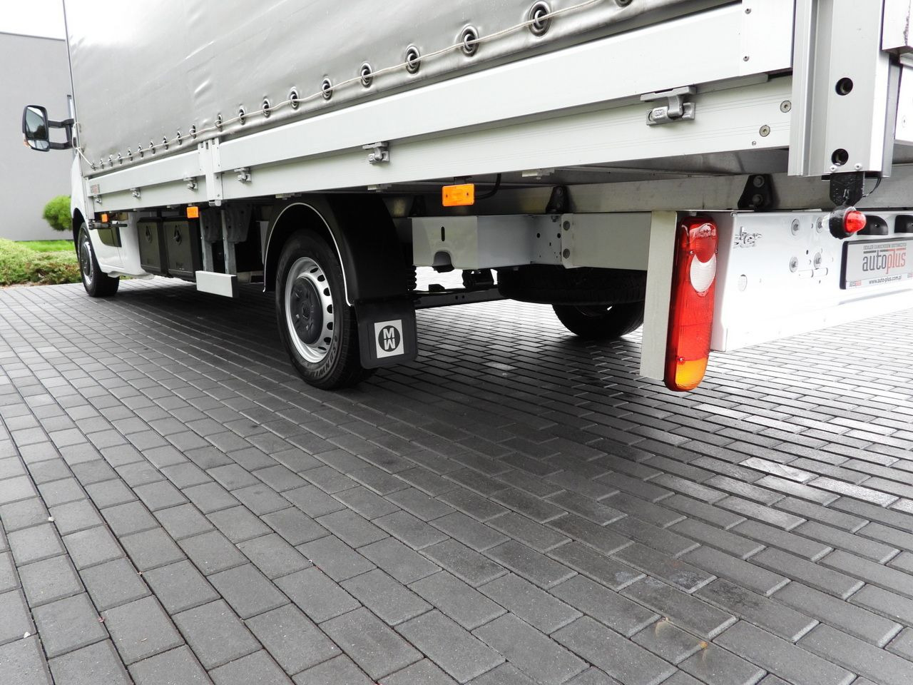 Planen Transporter RENAULT MASTER TARPAULIN 12 PALLETS WEBASTO CRUISE CONTROL NAVIGATION LED LIGHTS PNEUMATICS AIR CONDITIONING 165HP: das Bild 16 Planen Transporter RENAULT MASTER TARPAULIN 12 PALLETS WEBASTO CRUISE CONTROL NAVIGATION LED LIGHTS PNEUMATICS AIR CONDITIONING 165HP: das Bild 16