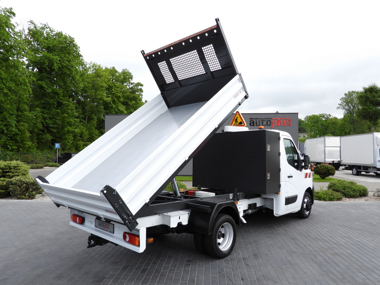 RENAULT MASTER TIPPER CRUISE CONTROL LED LIGHTS TWIN WHEELS AIR CONDITIONING 130HP - Kipper Transporter: das Bild 3 RENAULT MASTER TIPPER CRUISE CONTROL LED LIGHTS TWIN WHEELS AIR CONDITIONING 130HP - Kipper Transporter: das Bild 3