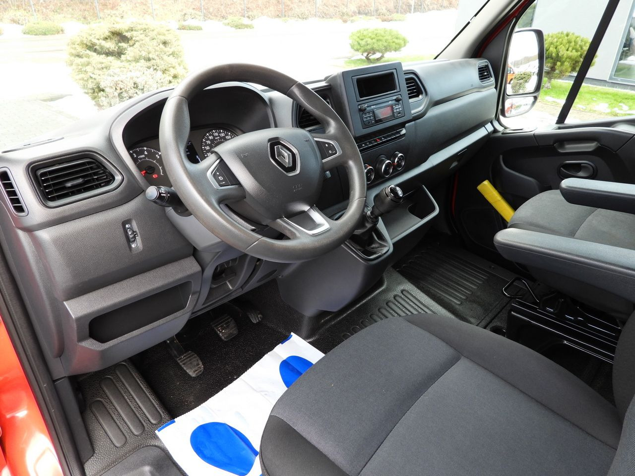 RENAULT MASTER TIPPER DOUBLE CABIN DOKA 6 SEATS CRUISE CONTROL LED LIGHTS TWIN WHEELS AIR CONDITIONING 145HP - Kipper Transporter: das Bild 2 RENAULT MASTER TIPPER DOUBLE CABIN DOKA 6 SEATS CRUISE CONTROL LED LIGHTS TWIN WHEELS AIR CONDITIONING 145HP - Kipper Transporter: das Bild 2