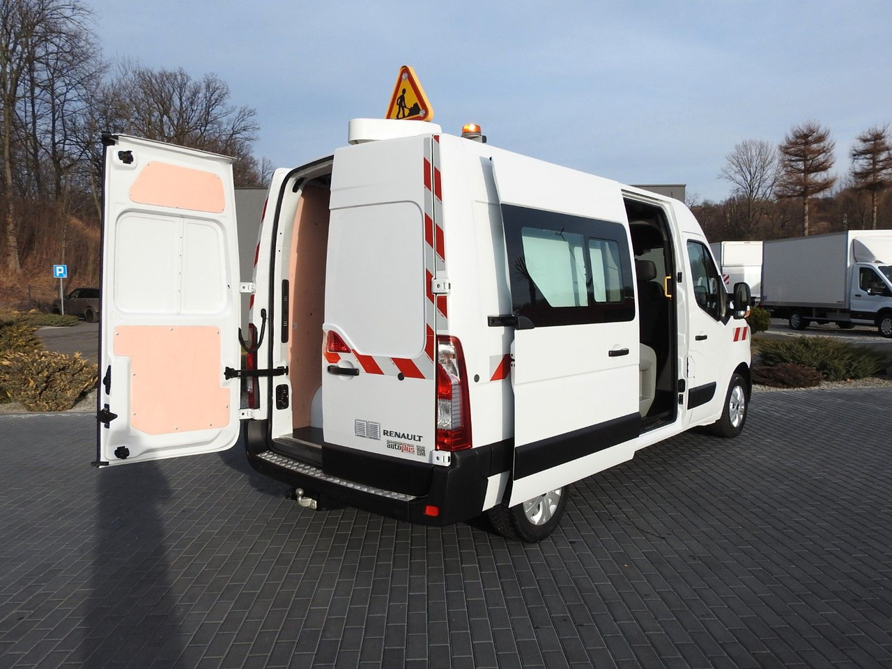 Renault MASTER KASTENWAGEN DOPPELKABINE 7 SITZE TEMPOMAT - Kastenwagen, Transporter mit Doppelkabine: das Bild 3 Renault MASTER KASTENWAGEN DOPPELKABINE 7 SITZE TEMPOMAT - Kastenwagen, Transporter mit Doppelkabine: das Bild 3