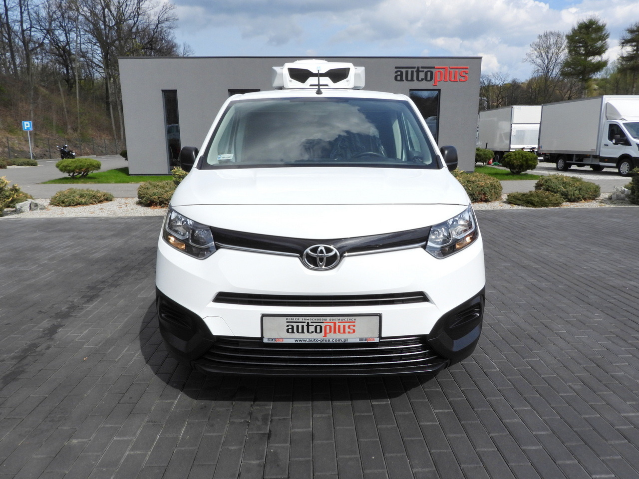 TOYOTA PROACE CITY REFRIGERATOR VAN -15*C POWER SUPPLY 230V CRUISE CONTROL AIR CONDITIONING 100HP - Kühltransporter: das Bild 5 TOYOTA PROACE CITY REFRIGERATOR VAN -15*C POWER SUPPLY 230V CRUISE CONTROL AIR CONDITIONING 100HP - Kühltransporter: das Bild 5
