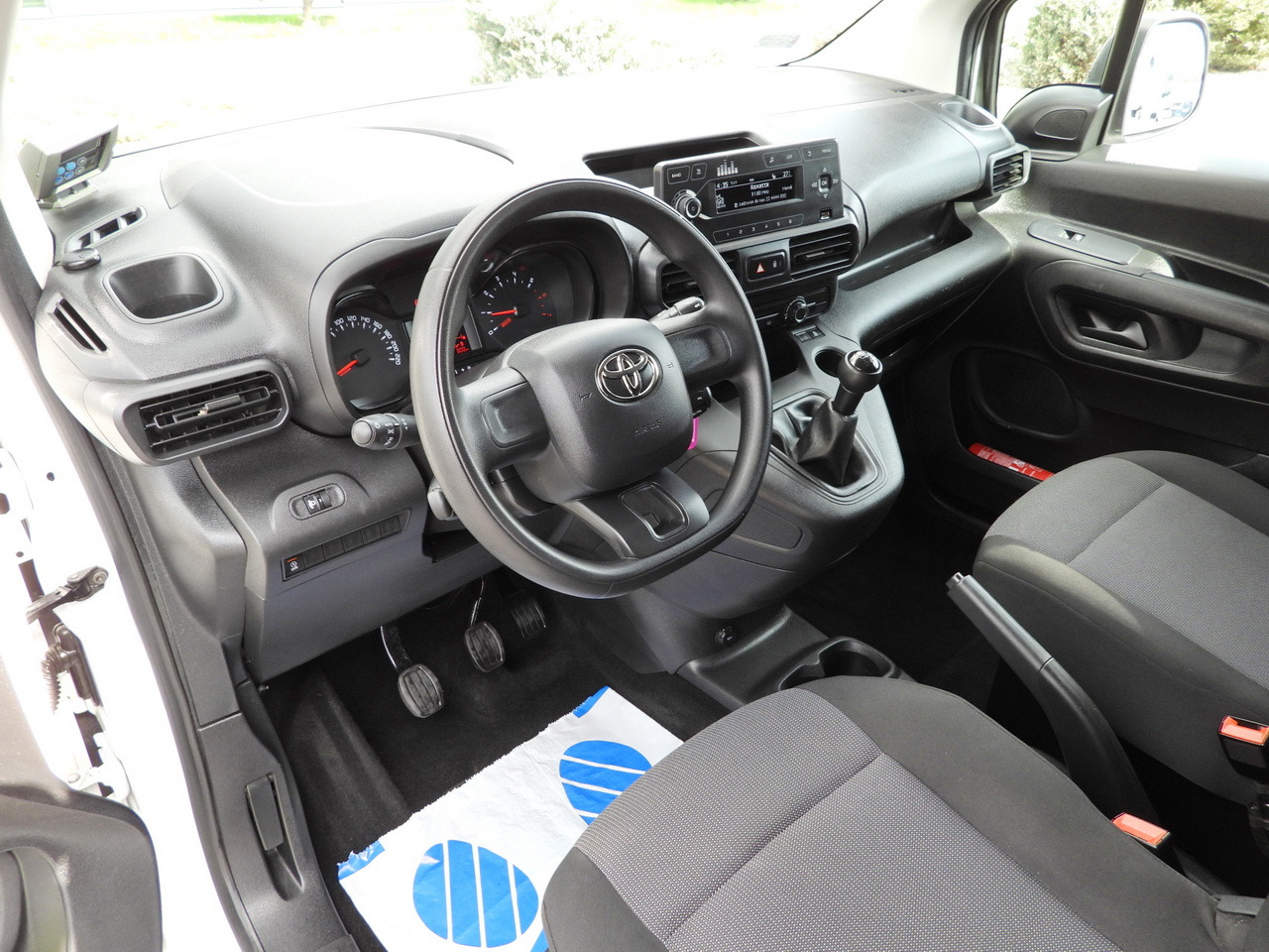 TOYOTA PROACE CITY REFRIGERATOR VAN -15*C POWER SUPPLY 230V CRUISE CONTROL AIR CONDITIONING 100HP - Kühltransporter: das Bild 2 TOYOTA PROACE CITY REFRIGERATOR VAN -15*C POWER SUPPLY 230V CRUISE CONTROL AIR CONDITIONING 100HP - Kühltransporter: das Bild 2