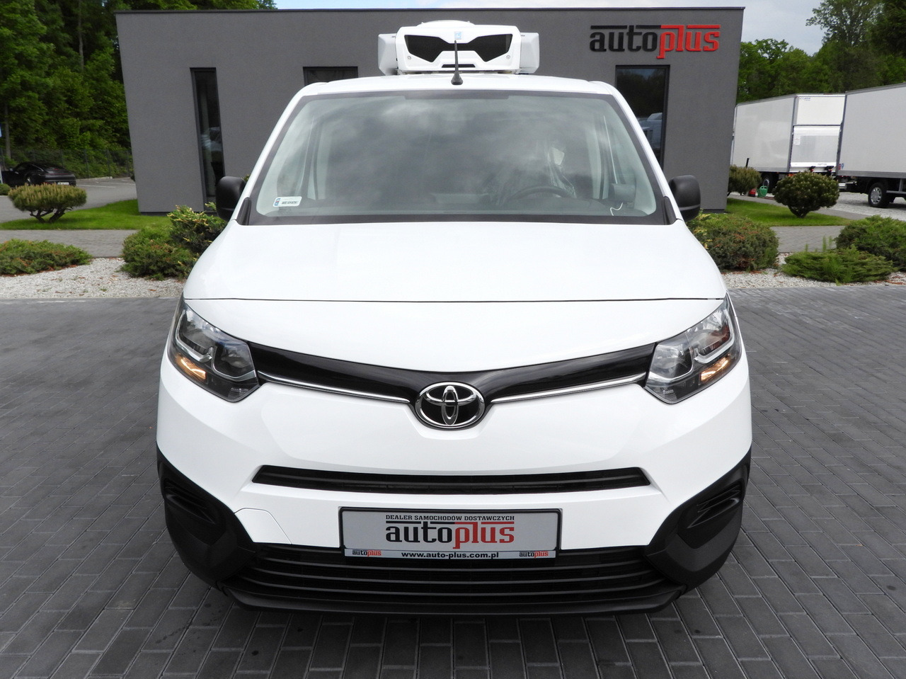 TOYOTA PROACE CITY REFRIGERATOR VAN -15*C POWER SUPPLY 230V CRUISE CONTROL AIR CONDITIONING 100HP - Kühltransporter: das Bild 5 TOYOTA PROACE CITY REFRIGERATOR VAN -15*C POWER SUPPLY 230V CRUISE CONTROL AIR CONDITIONING 100HP - Kühltransporter: das Bild 5