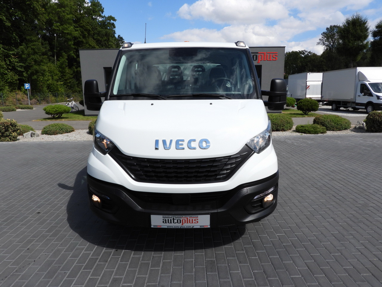 IVECO DAILY 35C16 TIPPER DOUBLE CABIN DOKA 6 SEATS CRUISE CONTROL NAVIGATION TWIN WHEELS AIR CONDITIONING 160HP - Transporter: das Bild 5 IVECO DAILY 35C16 TIPPER DOUBLE CABIN DOKA 6 SEATS CRUISE CONTROL NAVIGATION TWIN WHEELS AIR CONDITIONING 160HP - Transporter: das Bild 5