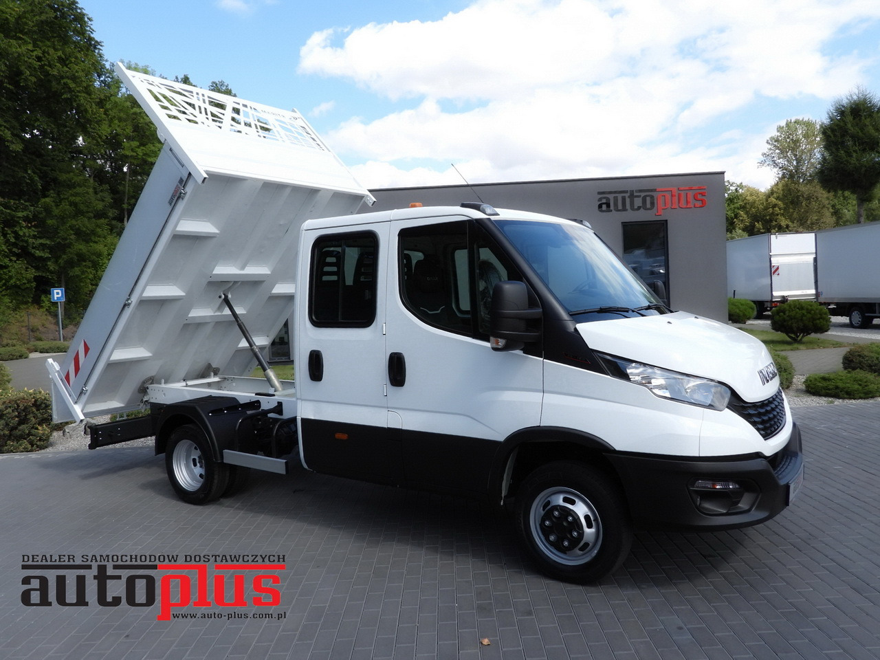 IVECO DAILY 35C16 TIPPER DOUBLE CABIN DOKA 6 SEATS CRUISE CONTROL NAVIGATION TWIN WHEELS AIR CONDITIONING 160HP - Transporter: das Bild 1 IVECO DAILY 35C16 TIPPER DOUBLE CABIN DOKA 6 SEATS CRUISE CONTROL NAVIGATION TWIN WHEELS AIR CONDITIONING 160HP - Transporter: das Bild 1