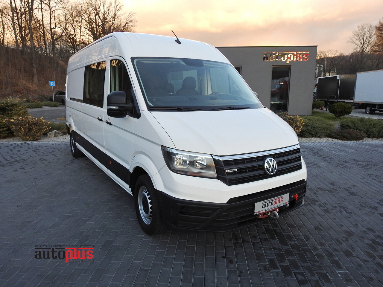 VOLKSWAGEN CRAFTER 4X4 4MOTION BOX DELIVERY VAN 7 SEATS AIR CONDITIONING 140HP - Kastenwagen: das Bild 1 VOLKSWAGEN CRAFTER 4X4 4MOTION BOX DELIVERY VAN 7 SEATS AIR CONDITIONING 140HP - Kastenwagen: das Bild 1