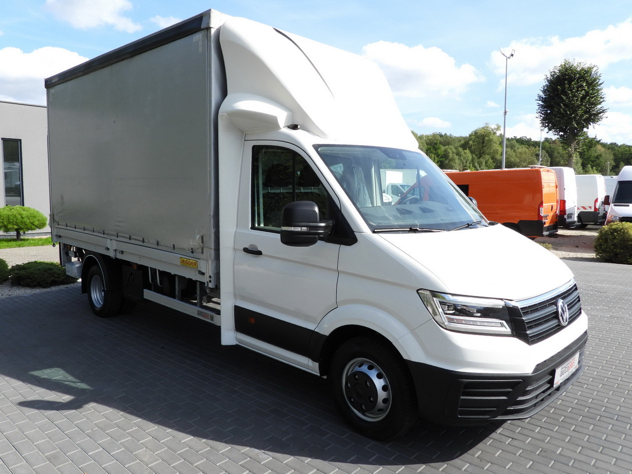 VOLKSWAGEN CRAFTER TARPAULIN LIFT 8 PALLETS CRUISE CONTROL LED LIGHTS TWIN WHEELS AIR CONDITIONING 180HP - Planen Transporter: das Bild 4 VOLKSWAGEN CRAFTER TARPAULIN LIFT 8 PALLETS CRUISE CONTROL LED LIGHTS TWIN WHEELS AIR CONDITIONING 180HP - Planen Transporter: das Bild 4