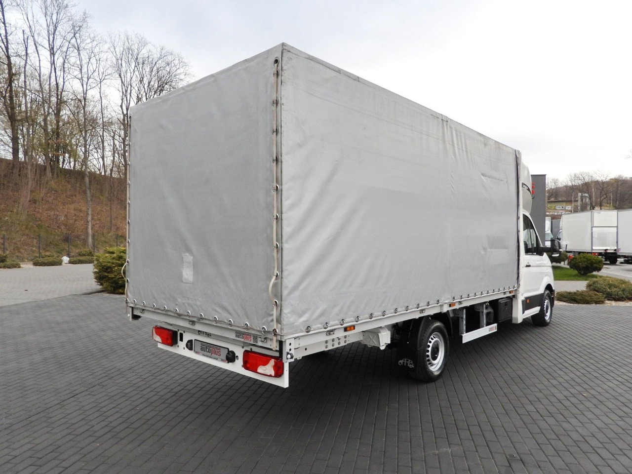 Volkswagen CRAFTER PRITSCHE PLANE 10 PALETTEN WEBASTO - Planen Transporter: das Bild 3 Volkswagen CRAFTER PRITSCHE PLANE 10 PALETTEN WEBASTO - Planen Transporter: das Bild 3