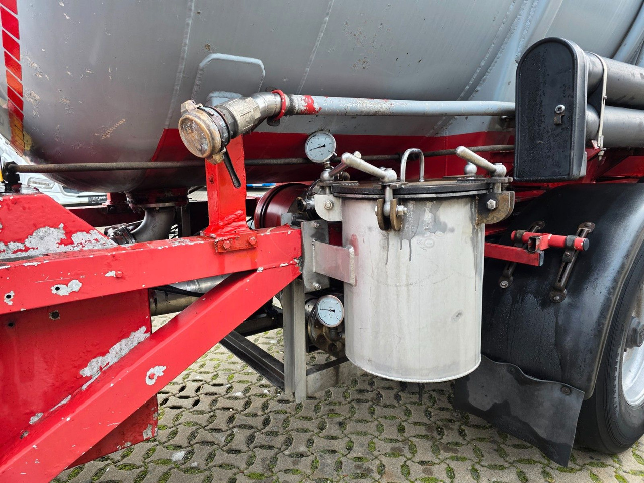 Tankauflieger Feldbinder TSA 38.3 / Alu / ADR AT, FL / Lift / VOGELSANG: das Bild 14 Tankauflieger Feldbinder TSA 38.3 / Alu / ADR AT, FL / Lift / VOGELSANG: das Bild 14