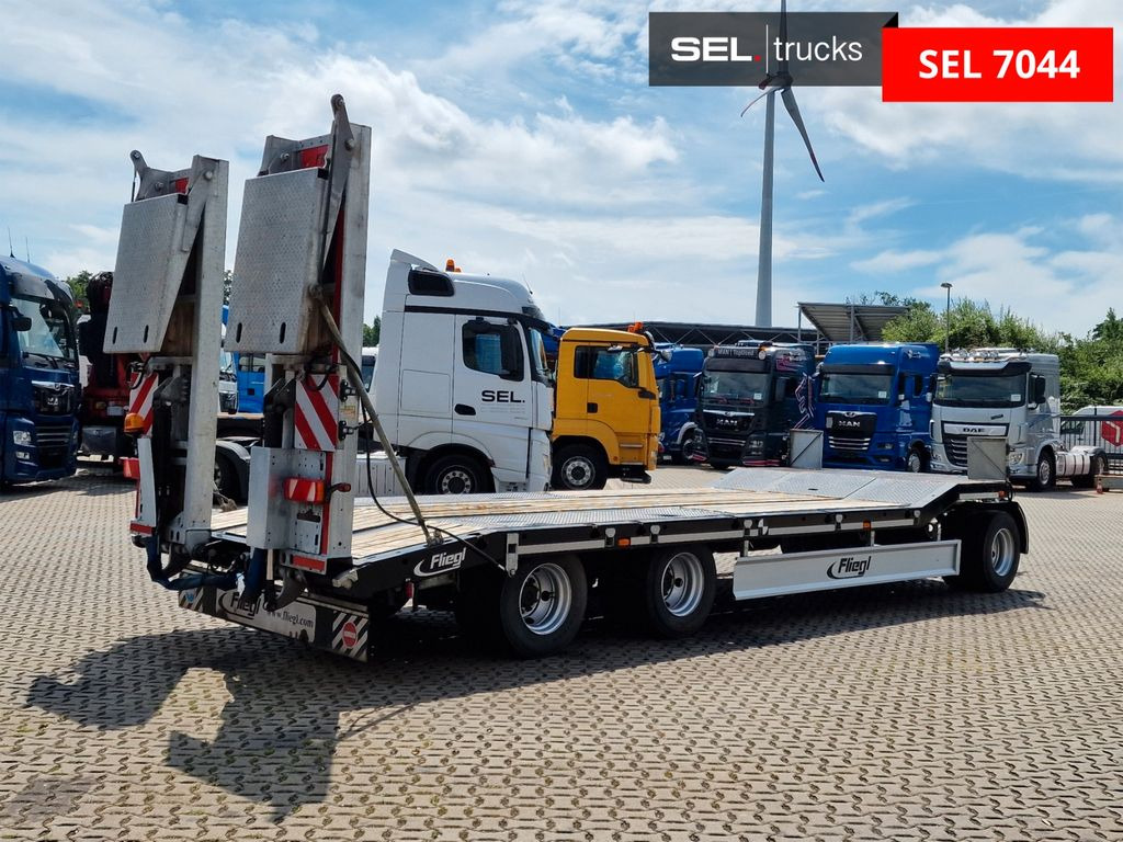 Fliegl DTS 300 / Rampen - Tieflader Anhänger: das Bild 5 Fliegl DTS 300 / Rampen - Tieflader Anhänger: das Bild 5