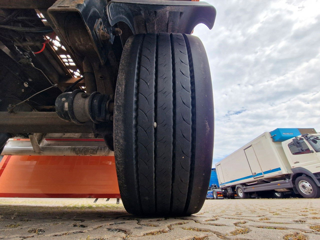 Pritschenanhänger/ Plattformanhänger Krone AZ / Baustoff / 40 mm: das Bild 28