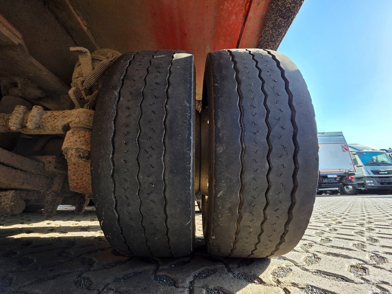 Tieflader Auflieger MOL / Lenkachse: das Bild 23