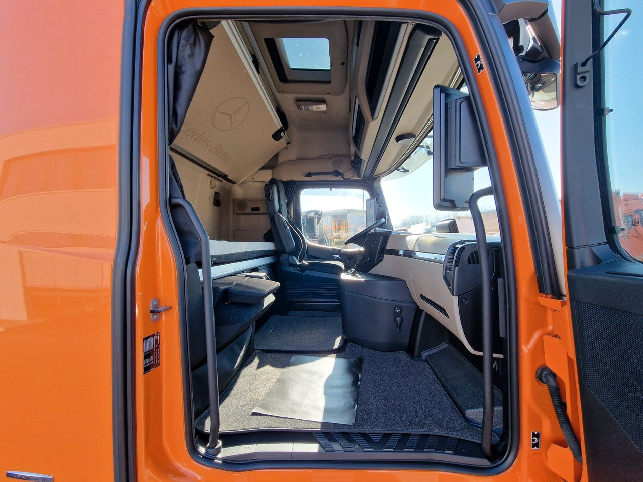 Plane LKW Mercedes-Benz Actros 2548 / Retarder / Euro 6E / Aluklappen: das Bild 17