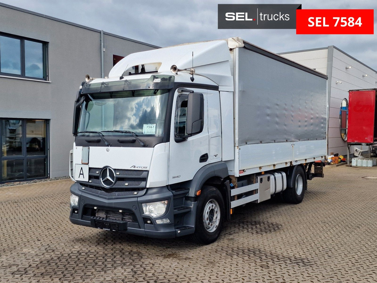 Mercedes-Benz Antos 1840 / Ladebordwand - Plane LKW: das Bild 1 Mercedes-Benz Antos 1840 / Ladebordwand - Plane LKW: das Bild 1