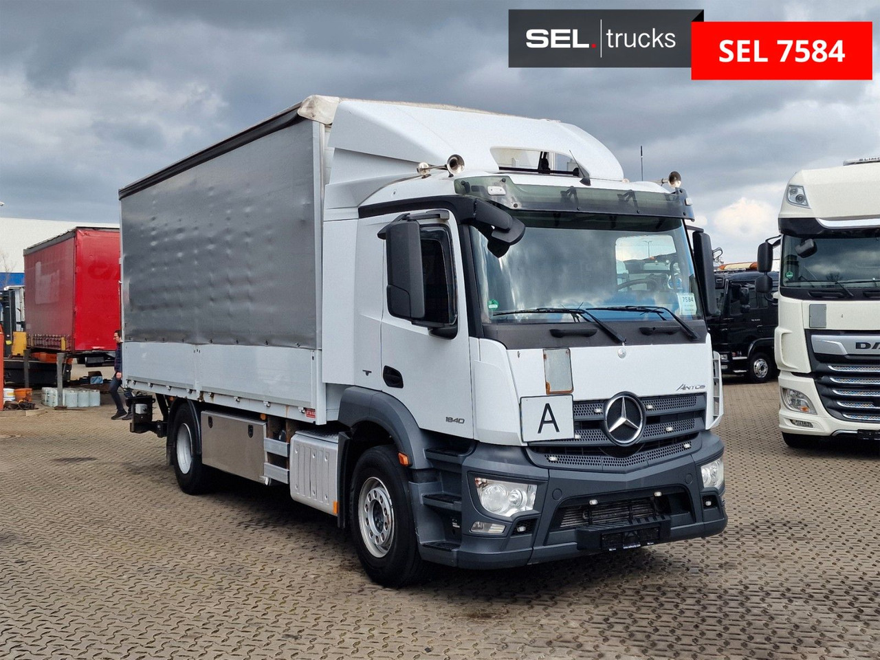 Mercedes-Benz Antos 1840 / Ladebordwand - Plane LKW: das Bild 3 Mercedes-Benz Antos 1840 / Ladebordwand - Plane LKW: das Bild 3