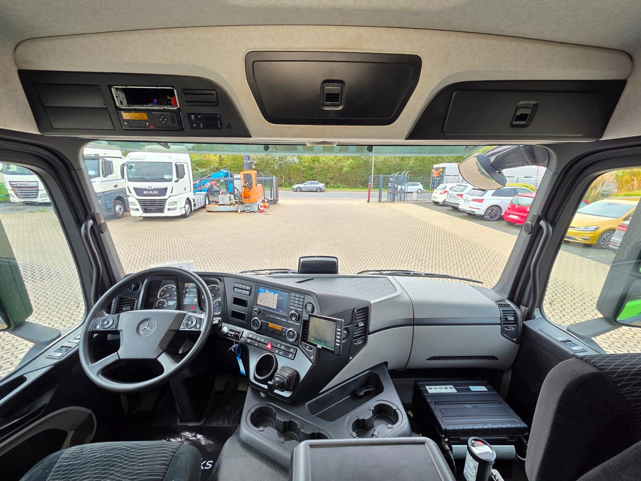 Tankwagen Mercedes-Benz Antos 2643 / Ret. / ADR AT / Lenkachse /KOMPLETT: das Bild 26