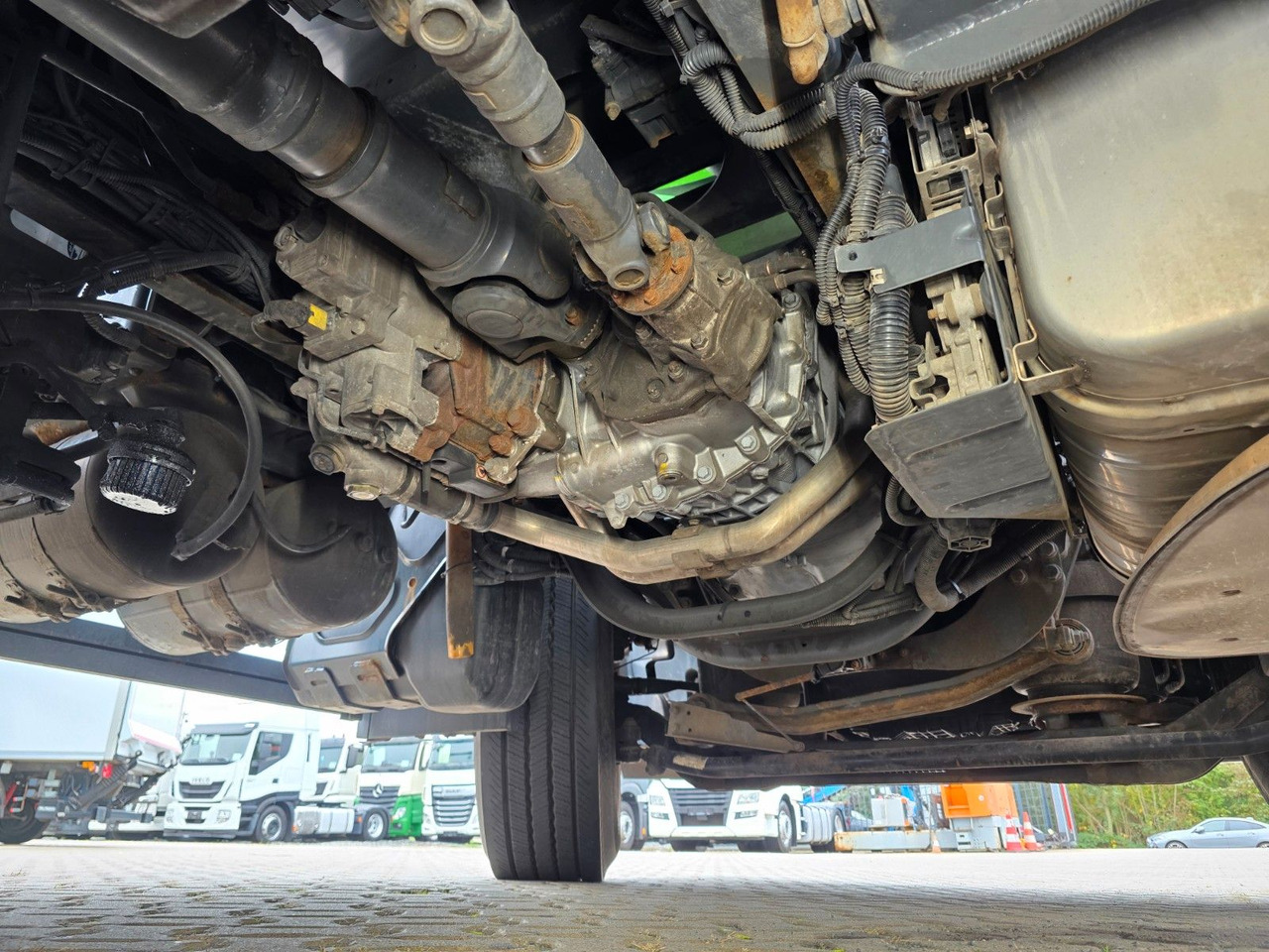 Tankwagen Mercedes-Benz Antos 2643 / Ret. / ADR AT / Lenkachse /KOMPLETT: das Bild 15