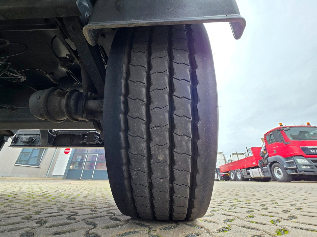 Tankwagen Mercedes-Benz Antos 2643 / Ret. / ADR AT / Lenkachse /KOMPLETT: das Bild 48