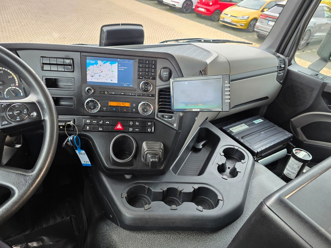 Tankwagen Mercedes-Benz Antos 2643 / Ret. / ADR AT / Lenkachse /KOMPLETT: das Bild 30