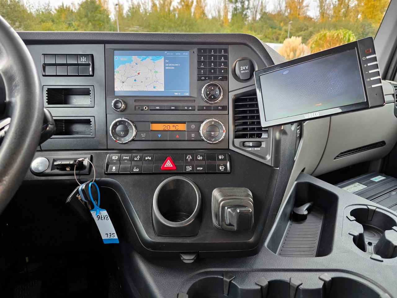 Tankwagen Mercedes-Benz Antos 2643 / Ret. / ADR AT / Lenkachse /KOMPLETT: das Bild 28