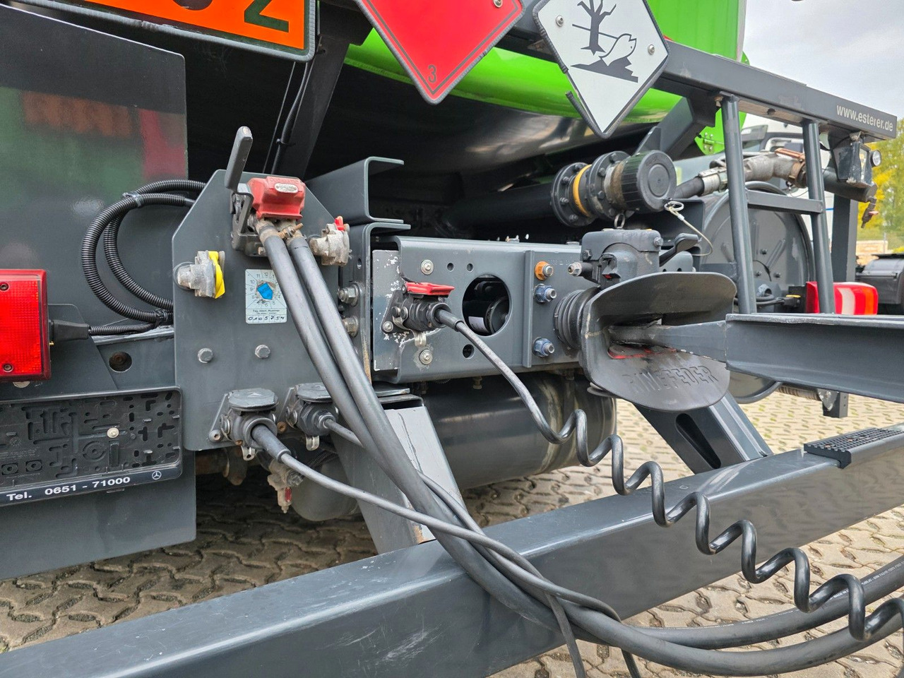 Tankwagen Mercedes-Benz Antos 2643 / Ret. / ADR AT / Lenkachse /KOMPLETT: das Bild 12