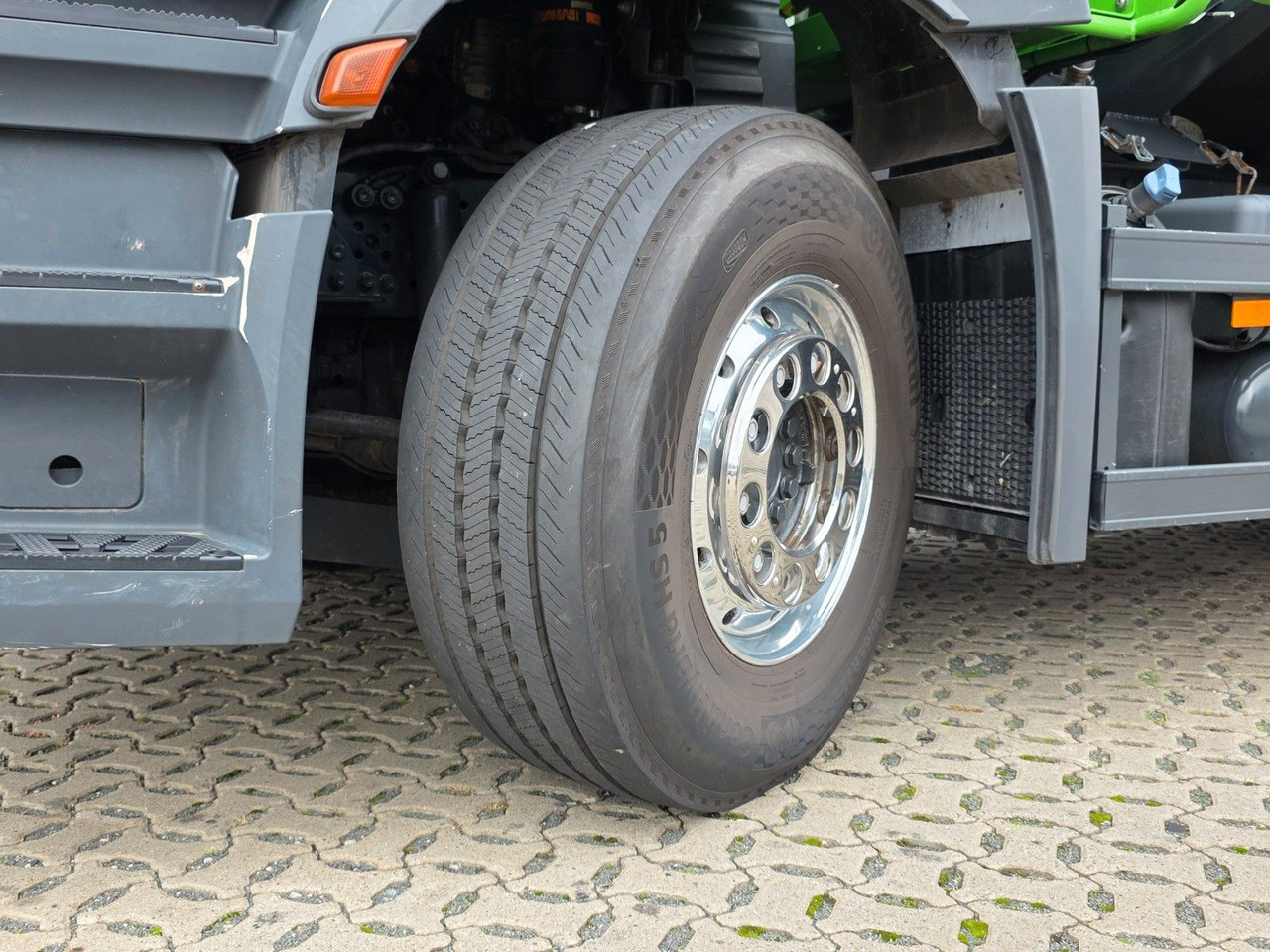 Tankwagen Mercedes-Benz Antos 2643 / Ret. / ADR AT / Lenkachse /KOMPLETT: das Bild 34