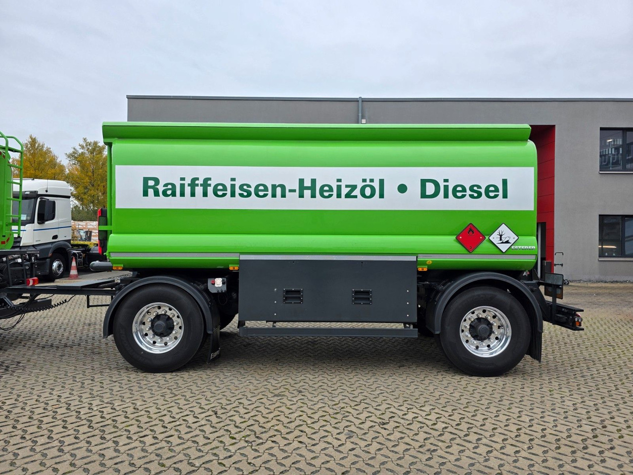 Tankwagen Mercedes-Benz Antos 2643 / Ret. / ADR AT / Lenkachse /KOMPLETT: das Bild 44